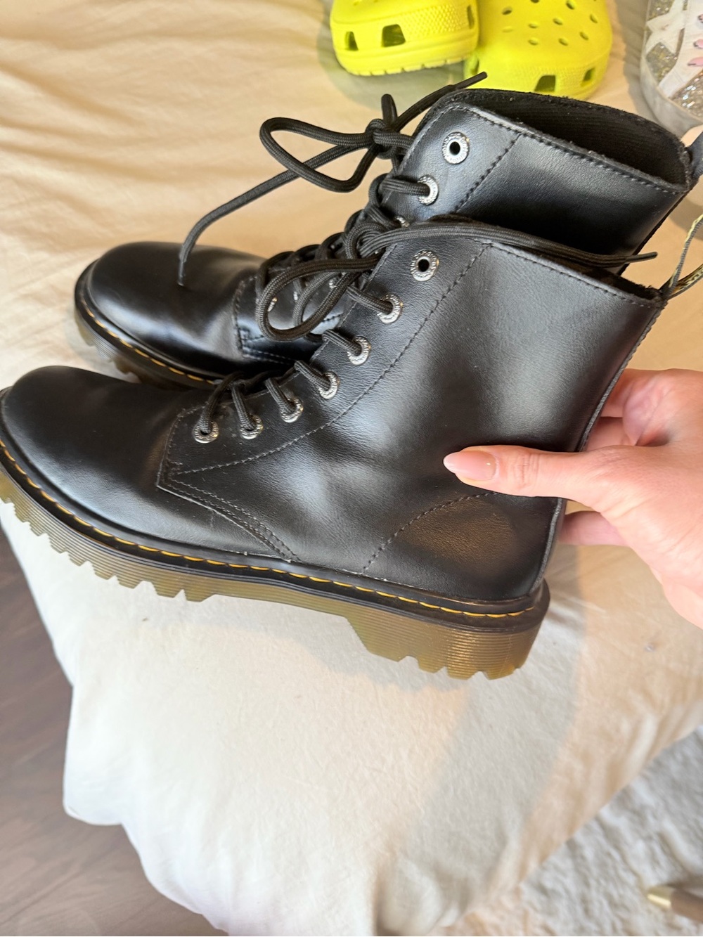 Women’s Luana Dr. Martens